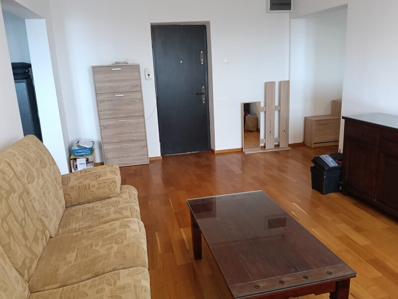 Calea Vacaresti, apartament renovat, vedere superba, nou, primul chirias,