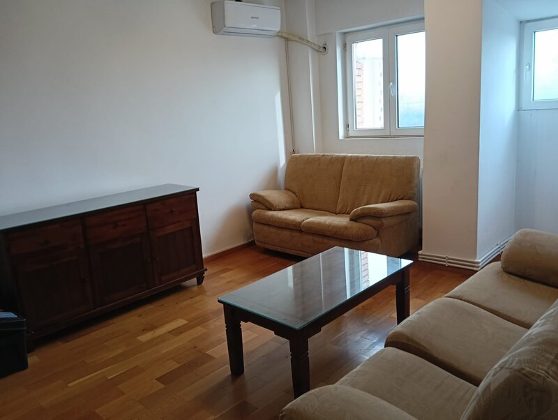 Calea Vacaresti, apartament renovat, vedere superba, nou, primul chirias,