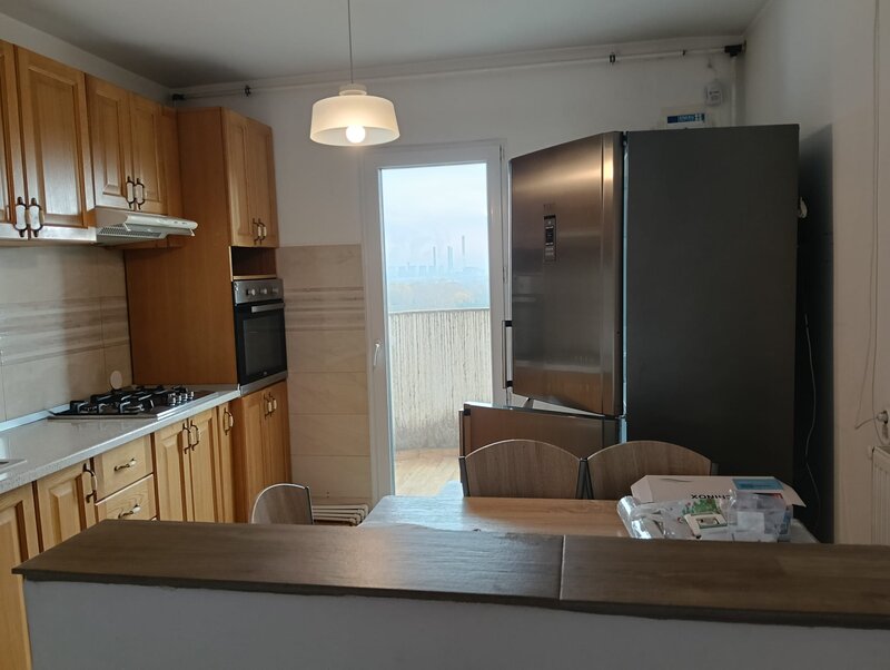 Calea Vacaresti, apartament renovat, vedere superba, nou, primul chirias,