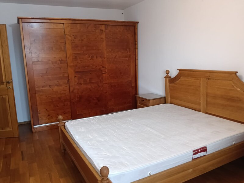 Calea Vacaresti, apartament renovat, vedere superba, nou, primul chirias,