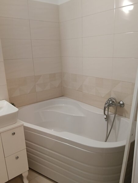 Calea Vacaresti, apartament renovat, vedere superba, nou, primul chirias,