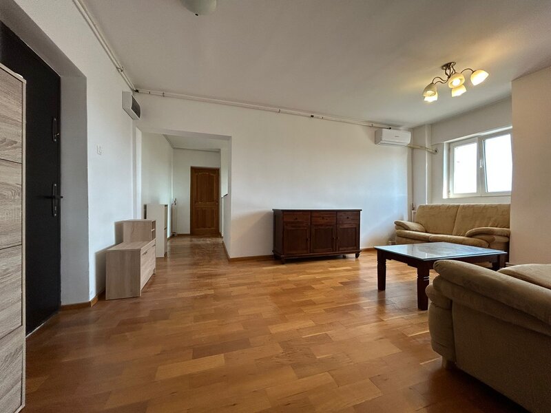 Calea Vacaresti, apartament renovat, vedere superba, nou, primul chirias,