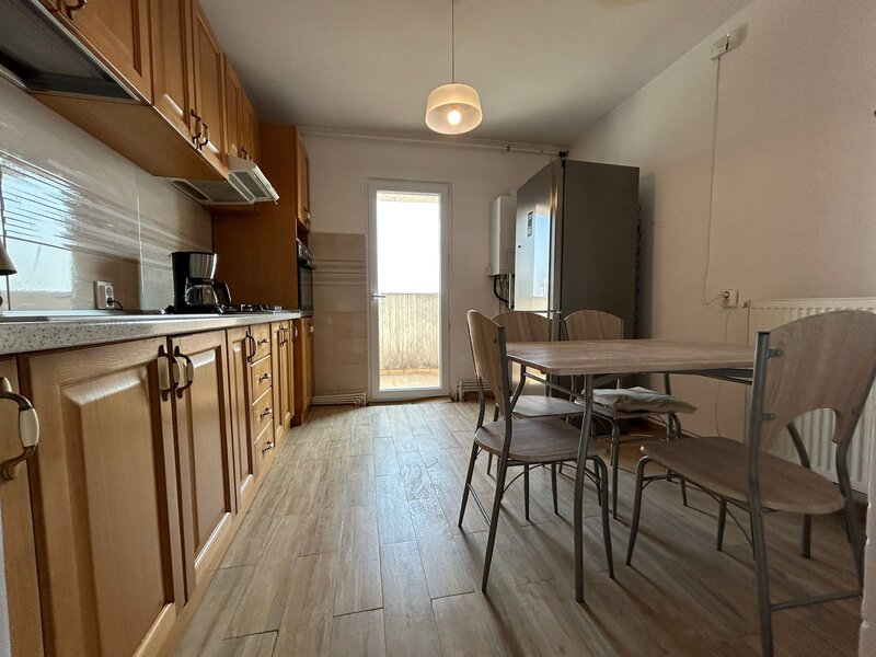 Calea Vacaresti, apartament renovat, vedere superba, nou, primul chirias,